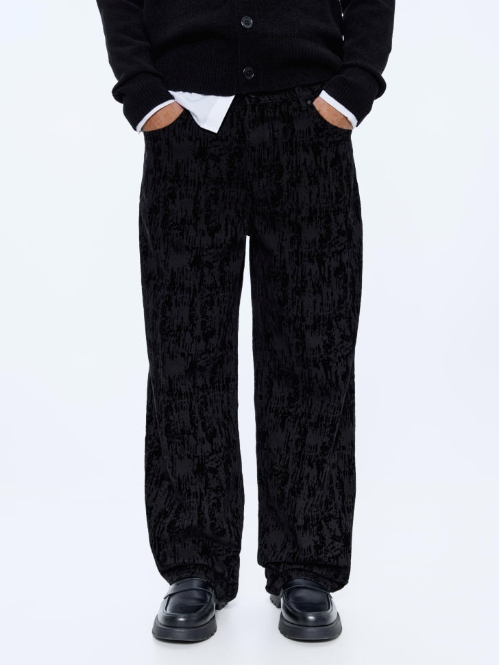 джинсы straight fit c бархатной текстурой 4610517023421 по акции