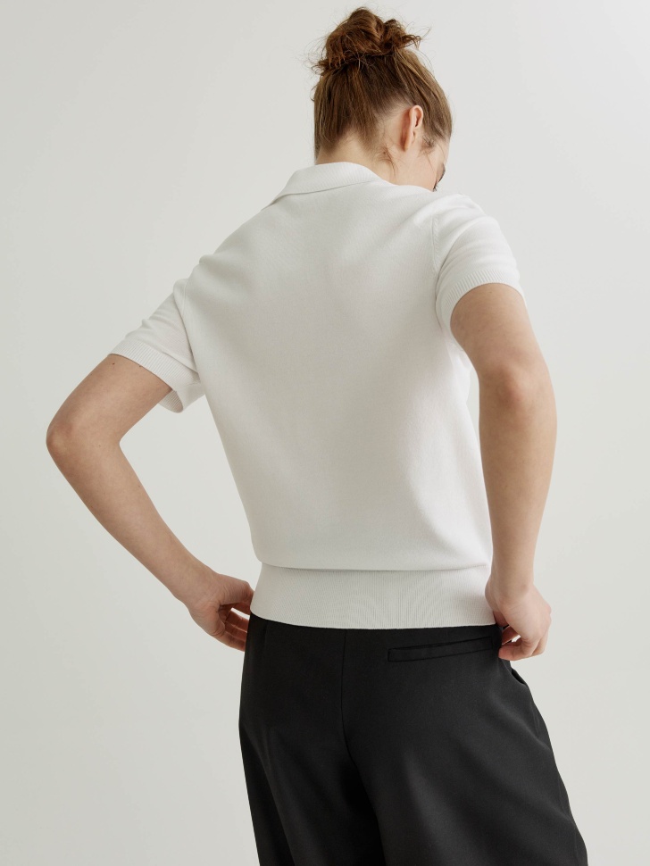 базовый джемпер-поло с коротким рукавом по цене 1599 руб с промокодом