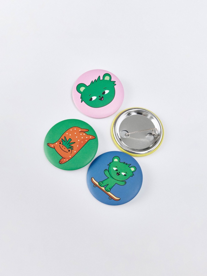 набор значков детский от бренда sela вид слева