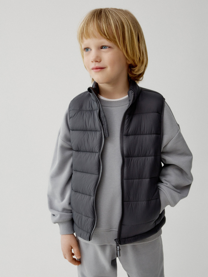 Базовый стеганый жилет для мальчиков 1799₽