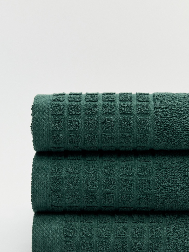 банное полотенце по цене 1799 руб вид справа