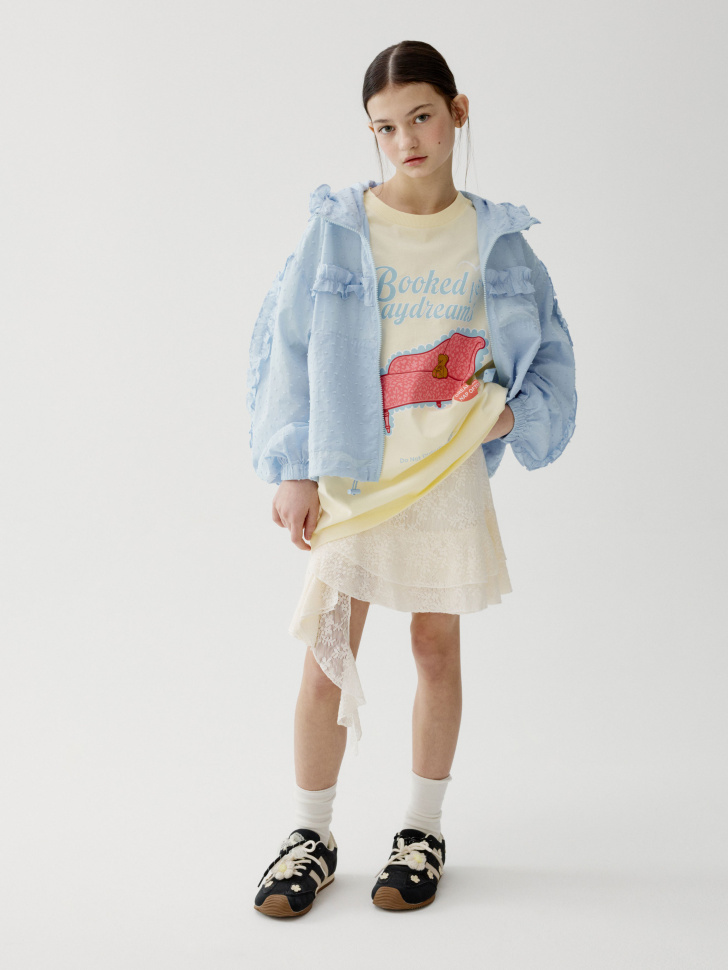 ветровка из хлопка с оборками для девочек от бренда sela вид слева