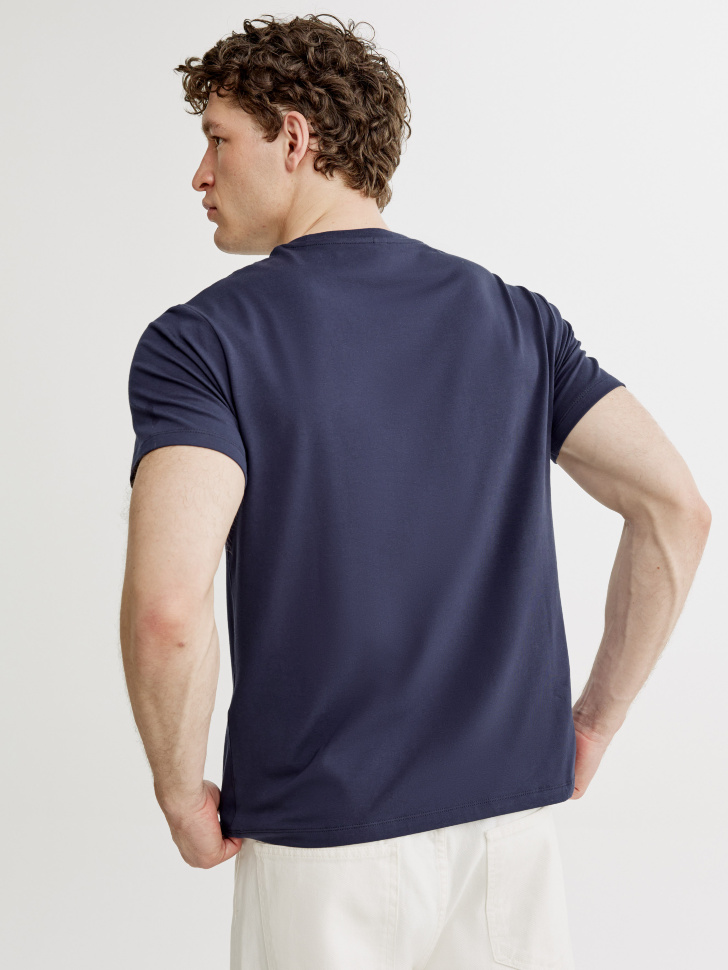 облегающая футболка адам по цене 1299 руб вид справа