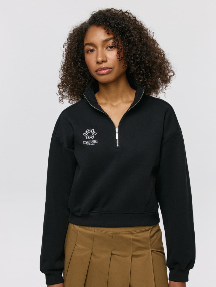 

Свитшот оверсайз с воротником-стойкой