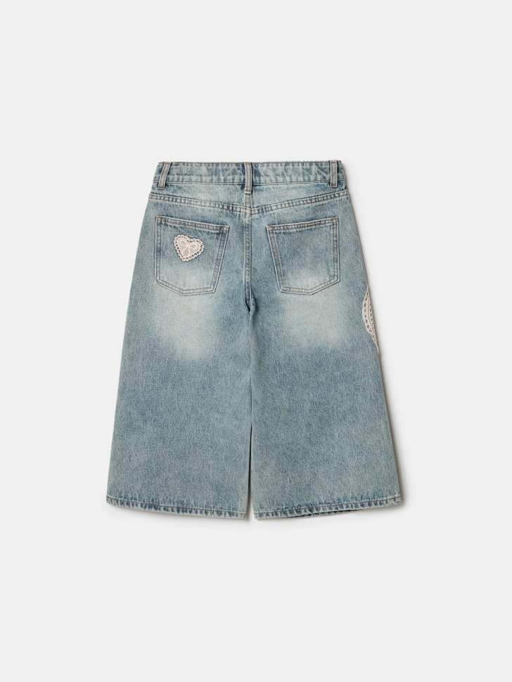 джинсовые удлиненные шорты с аппликацией для девочек из россии вид сбоку