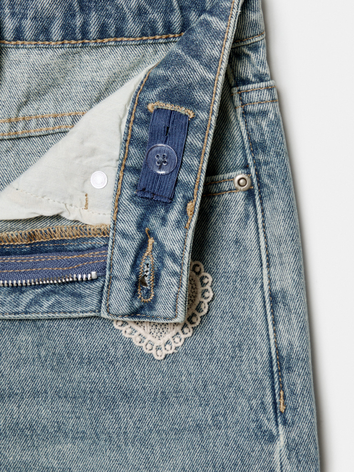 джинсовые удлиненные шорты с аппликацией для девочек универсального стиля с лицевой стороны