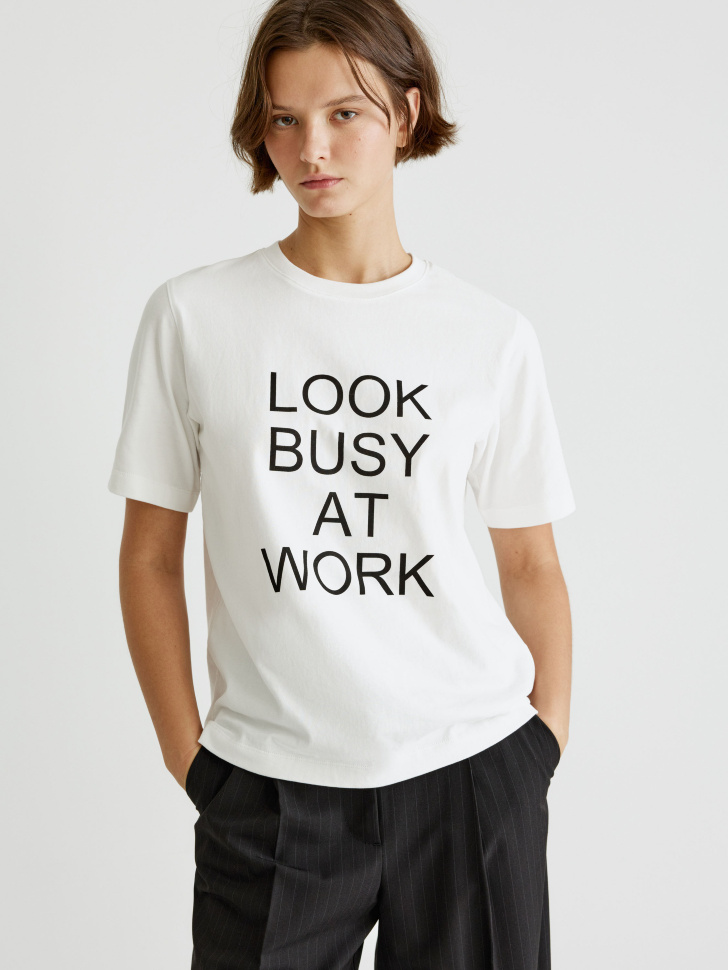 футболка с текстовым принтом 4610517356444 фотография