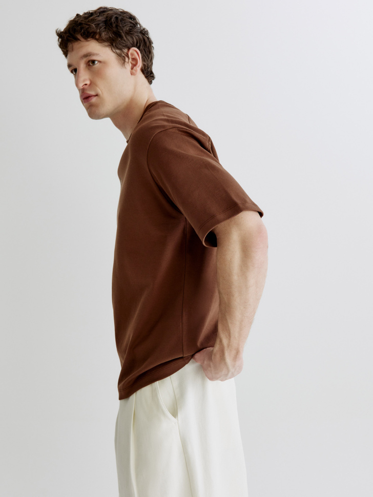 футболка oversize fit с принтом из россии вид сбоку