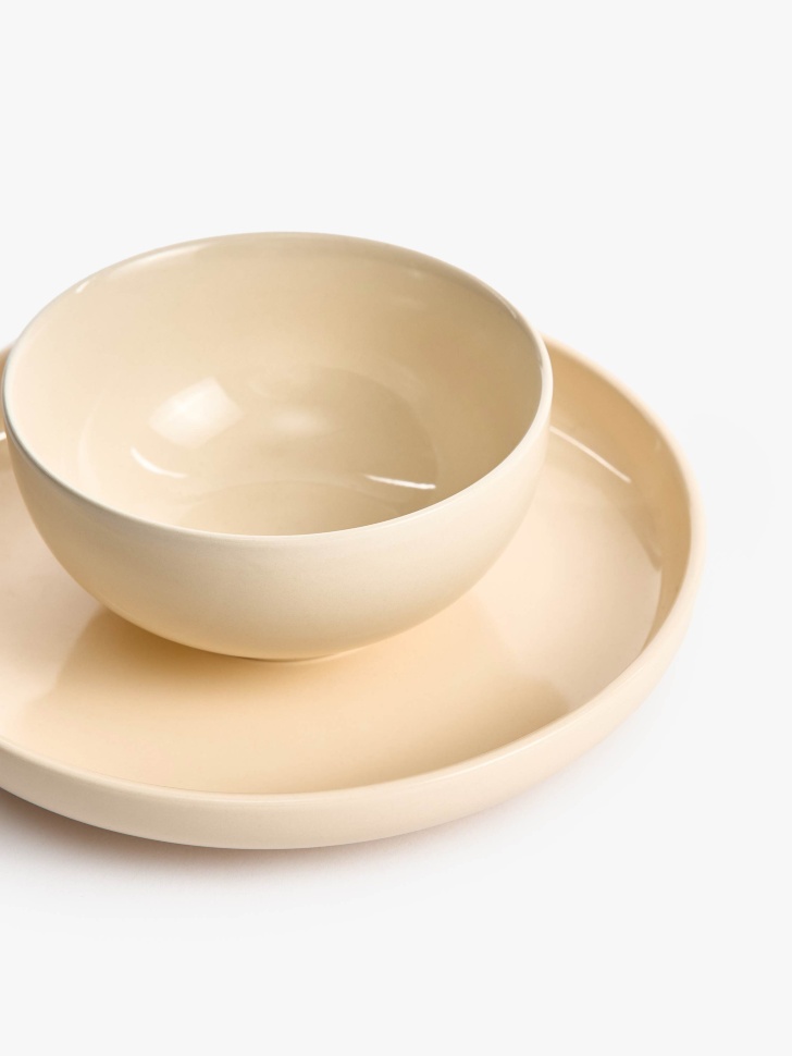 глубокая тарелка из каменной керамики от бренда sela вид слева