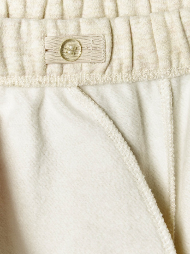 джоггеры оверсайз детские из россии вид сбоку