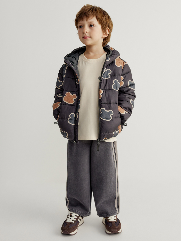 ультралегкая стеганая куртка с принтом для мальчиков от бренда sela вид слева