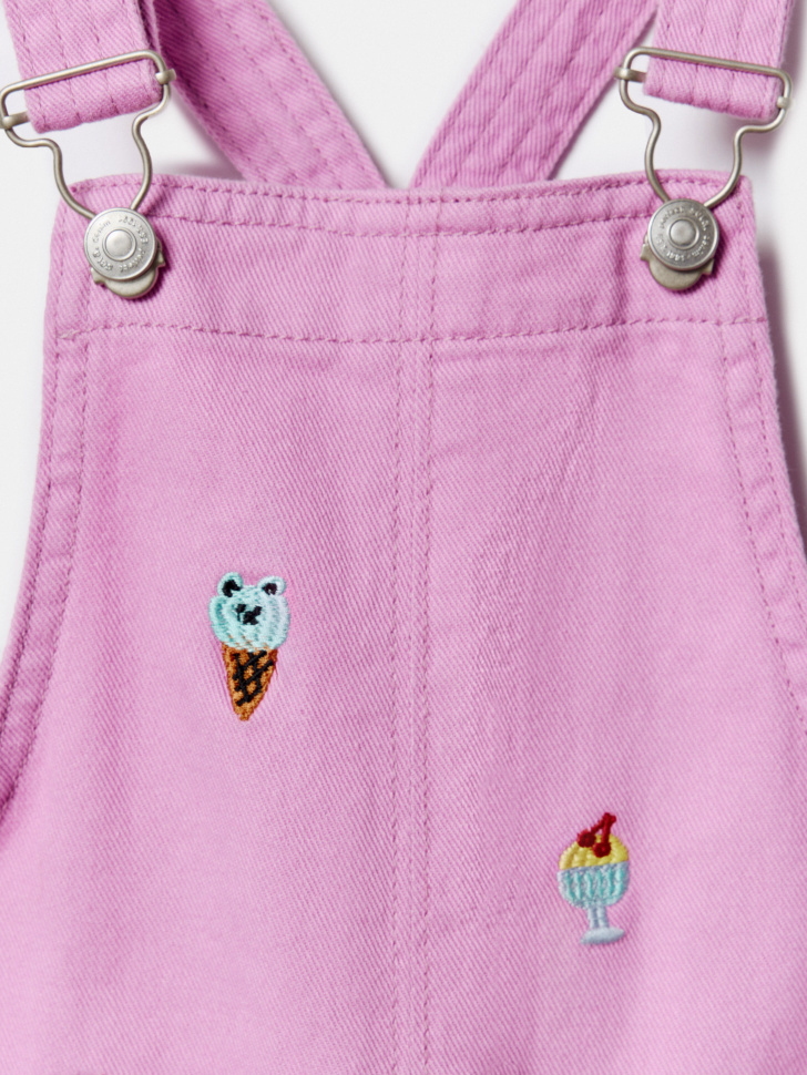 джинсовый комбинезон с вышивкой для девочек из россии вид сбоку