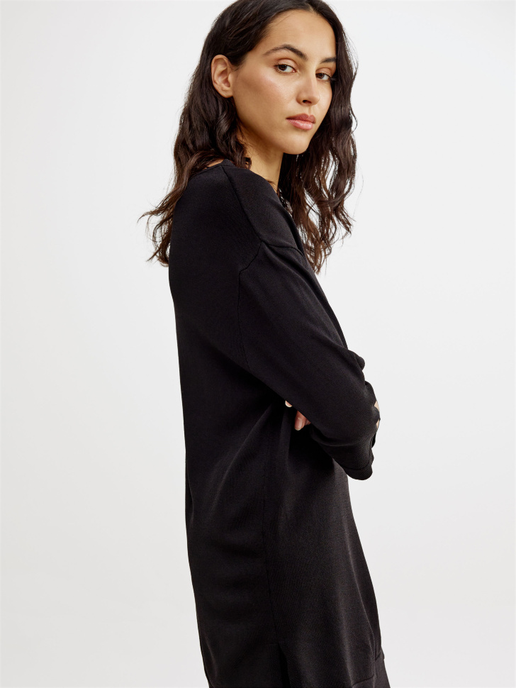 удлиненный джемпер оверсайз из вязаного трикотажа по цене 1999 руб вид справа