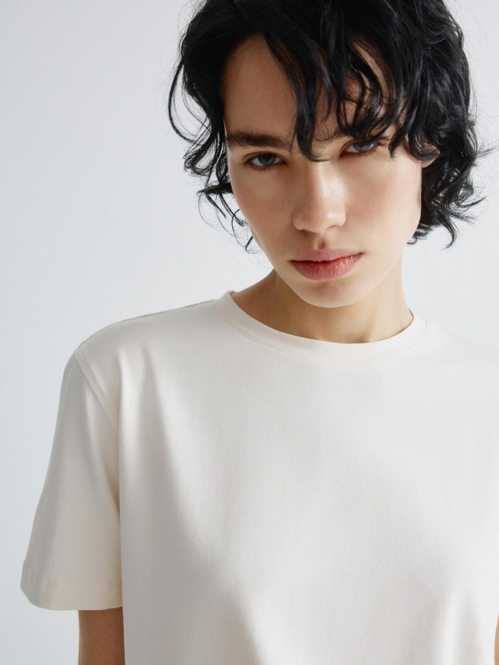 футболка оверсайз с принтом и патчем 4610517001290 в интернет магазине