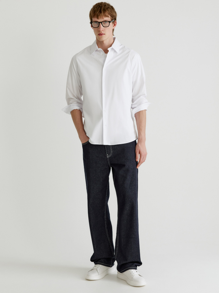 приталенная рубашка из поплина от бренда sela вид слева