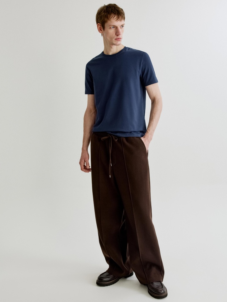 базовая футболка yan super slim fit от бренда sela вид слева