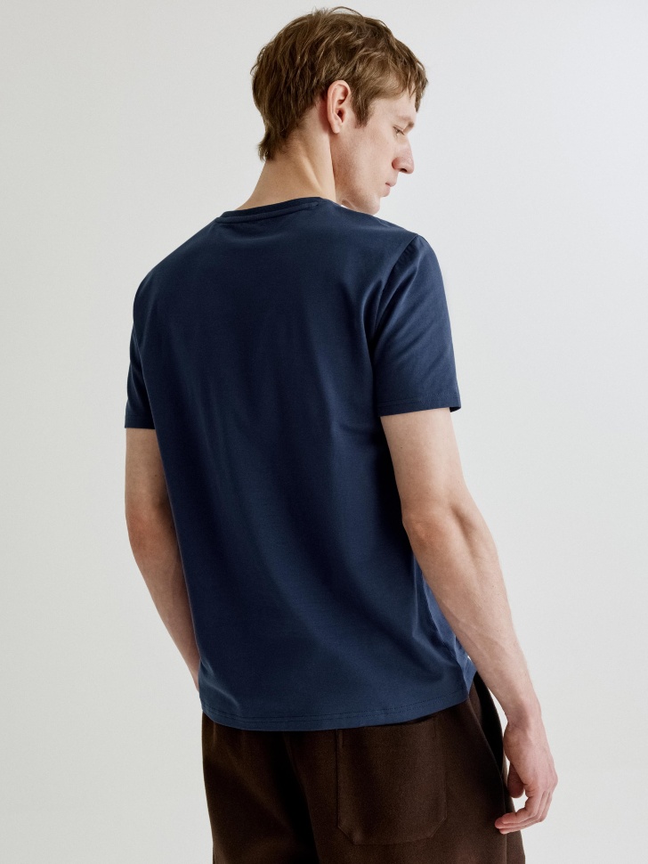 базовая футболка yan super slim fit из россии вид сбоку