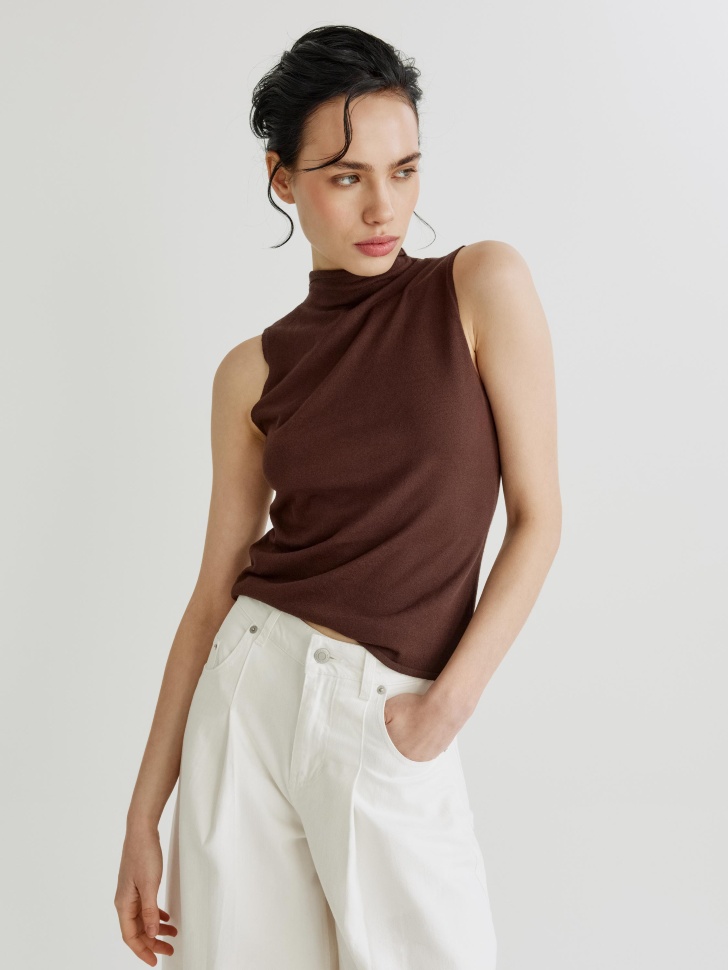 Вязаный топ с высокой горловиной Sela, коричневый, арт. 40783