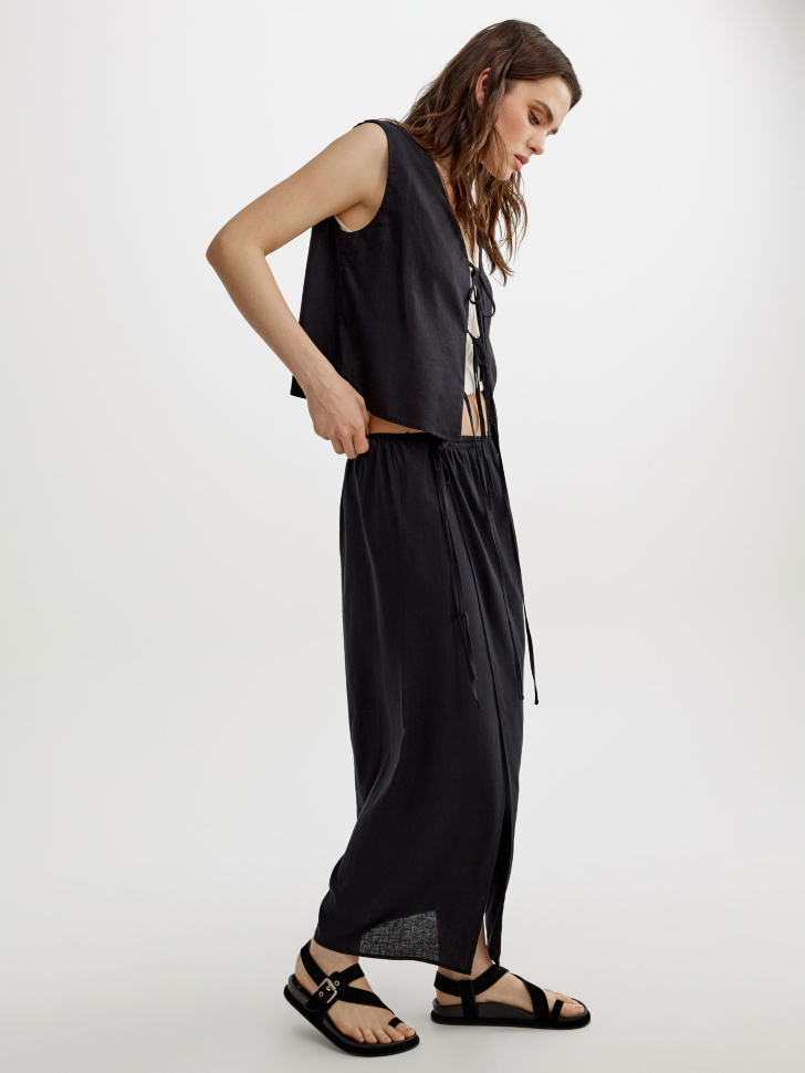 укороченный топ на завязках из смесового льна от бренда sela вид слева