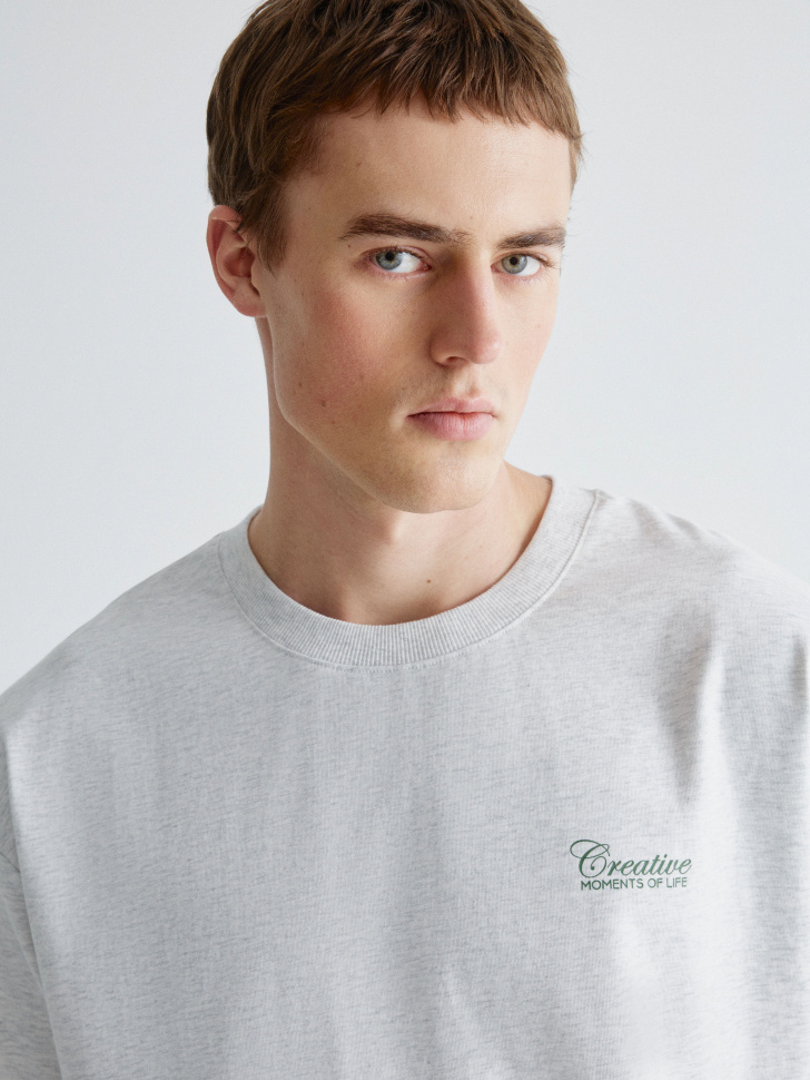 футболка relaxed fit с принтом 4610517217103 на официальном сайте