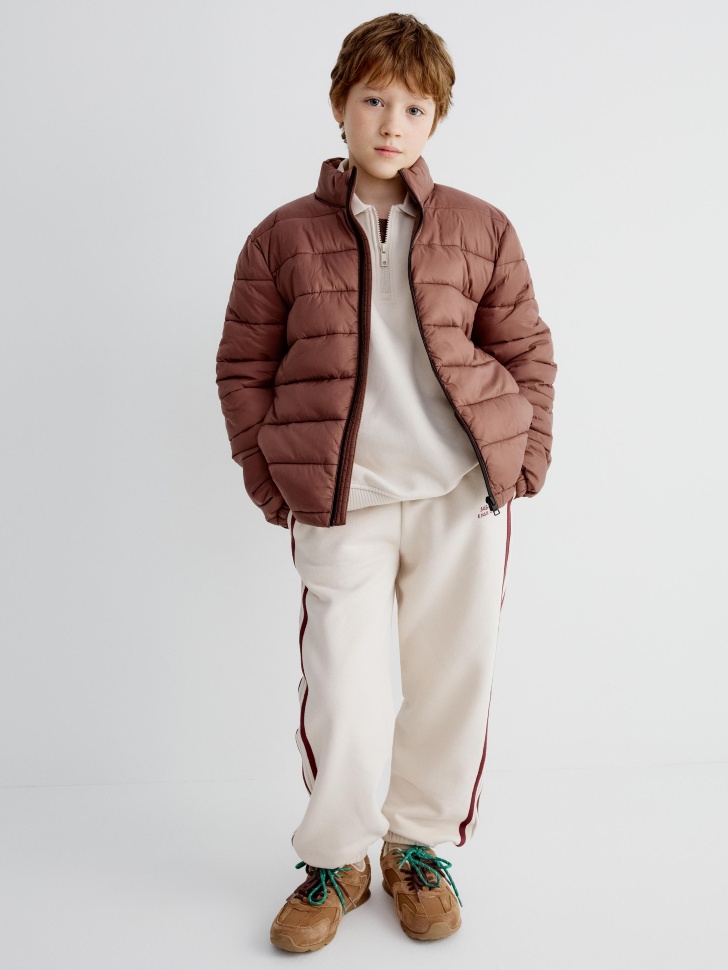 базовая ультралегкая стеганая куртка для мальчиков от бренда sela вид слева