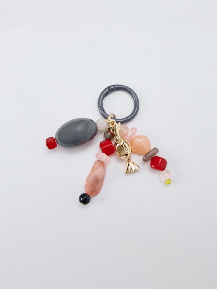 брелок с подвеской по цене 699 руб вид справа