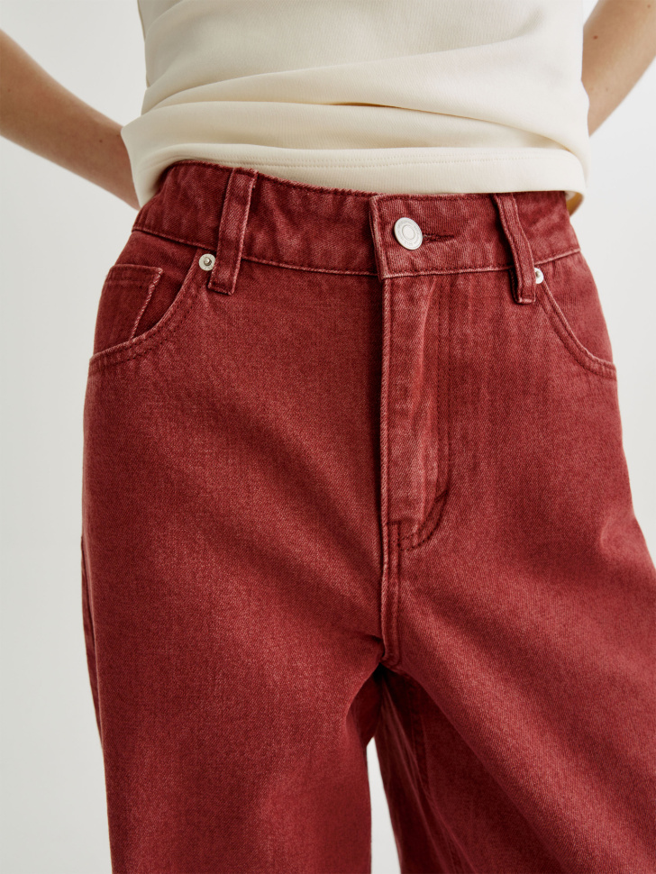 прямые свободные джинсы со средней посадкой из россии вид сбоку