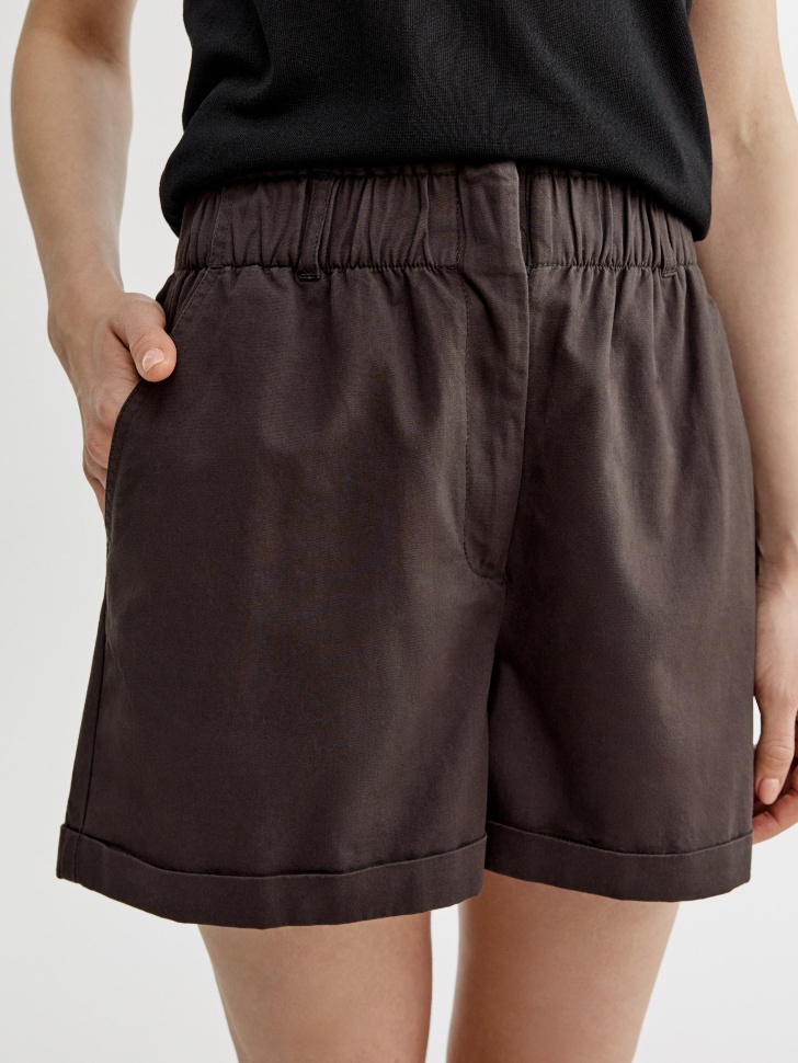 короткие шорты с присборенной талией из россии вид сбоку