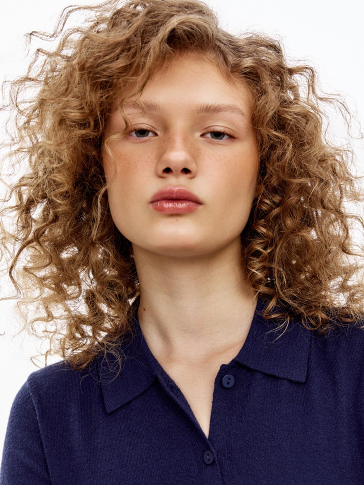 вязаный укороченный кардиган из линейки  young из россии вид сбоку