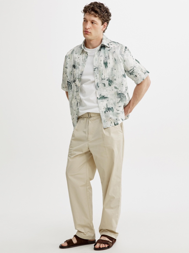 рубашка с коротким рукавом и принтом от бренда sela вид слева