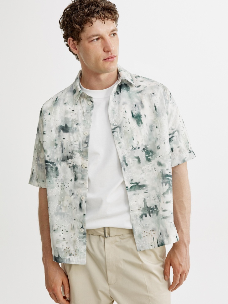 рубашка с коротким рукавом и принтом из россии вид сбоку