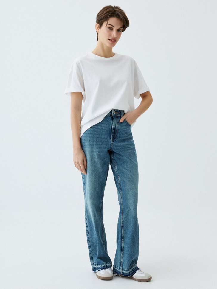 

Джинсы WIDE LEG со стикером с принтом из коллаборации sela х toyukulelee