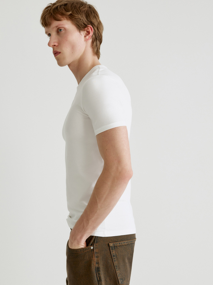 базовая футболка yan super slim fit из россии вид сбоку