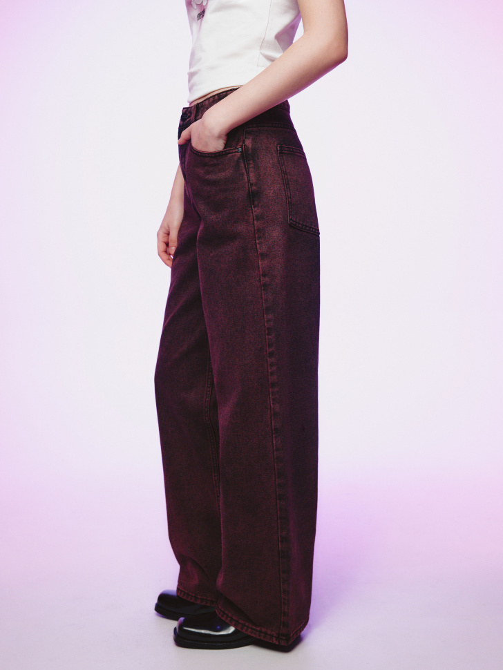 джинсы loose fit из линейки  young по цене 3599 руб вид справа