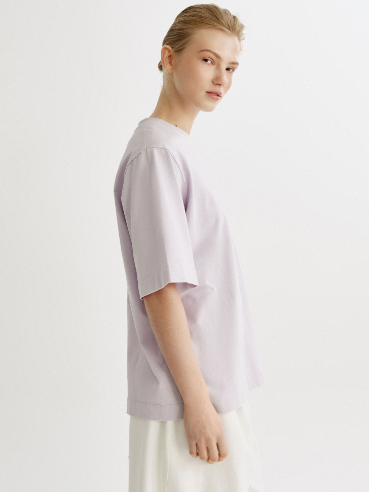 футболка оверсайз с кислотной стиркой из россии вид сбоку