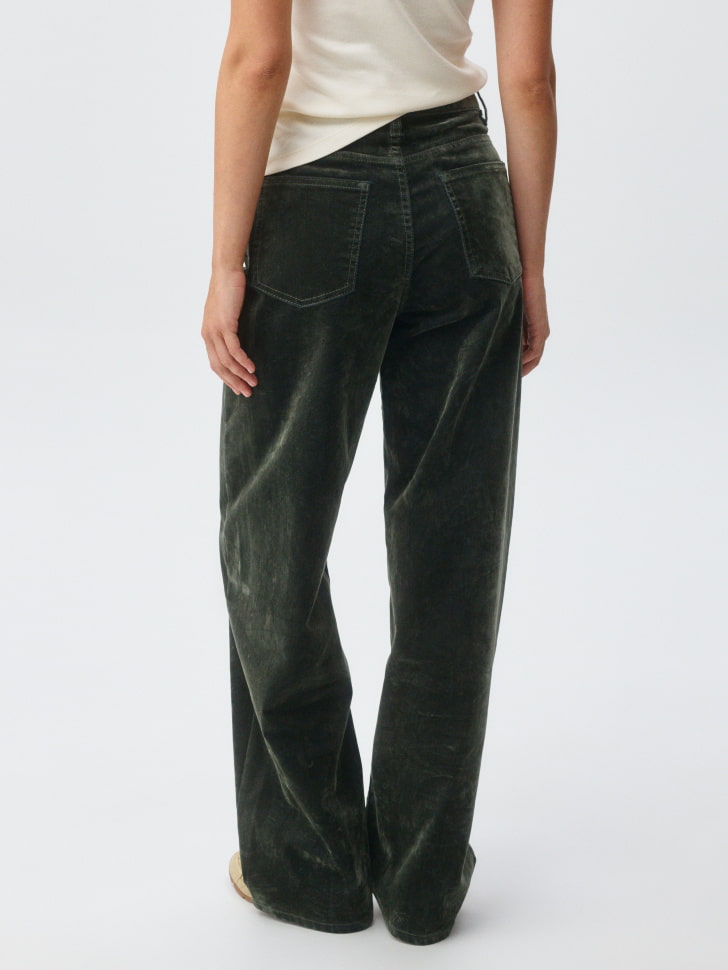 джинсы loose straight с флоковым покрытием 4680798723624 с промокодом