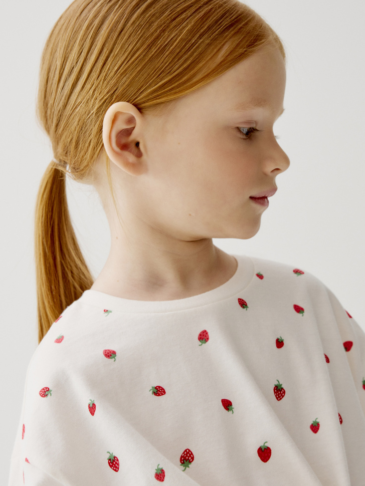 комплект из футболки и юбки для девочек из россии вид сбоку