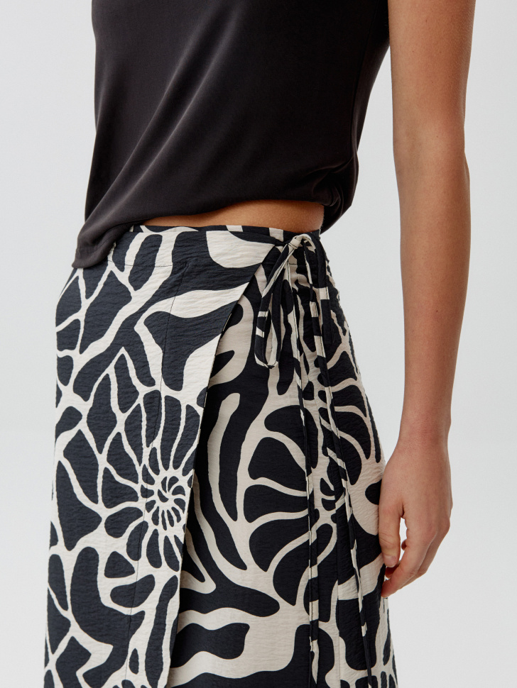 юбка миди на запах из смесовой вискозы от бренда sela вид слева