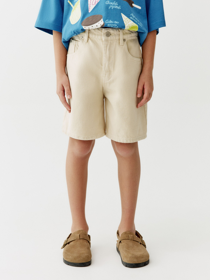 свободные шорты из твила для мальчиков от бренда sela вид слева