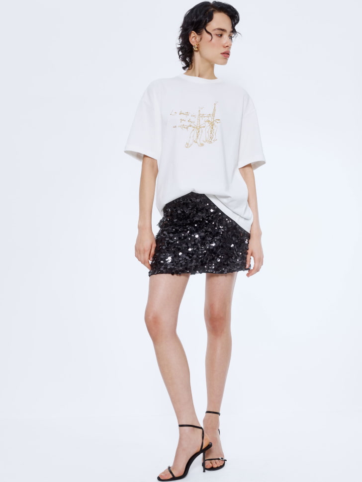 футболка оверсайз с принтом и патчем 4610517173911 по акции