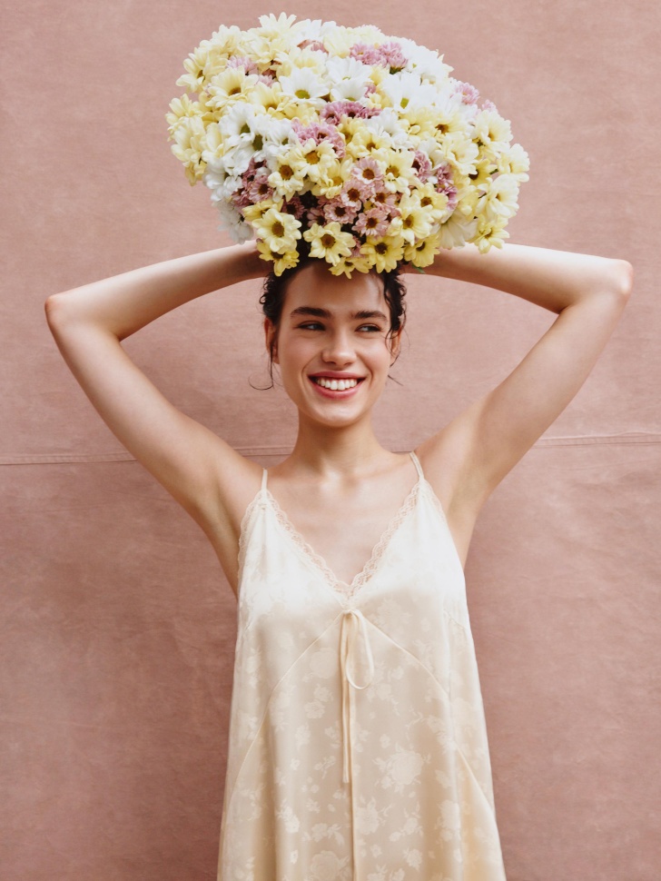 платье макси из жаккардового сатина от бренда sela вид слева