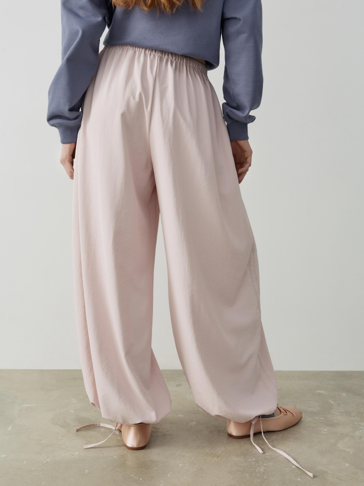 широкие брюки с завязками по низу из линейки  young по цене 3999 руб вид справа