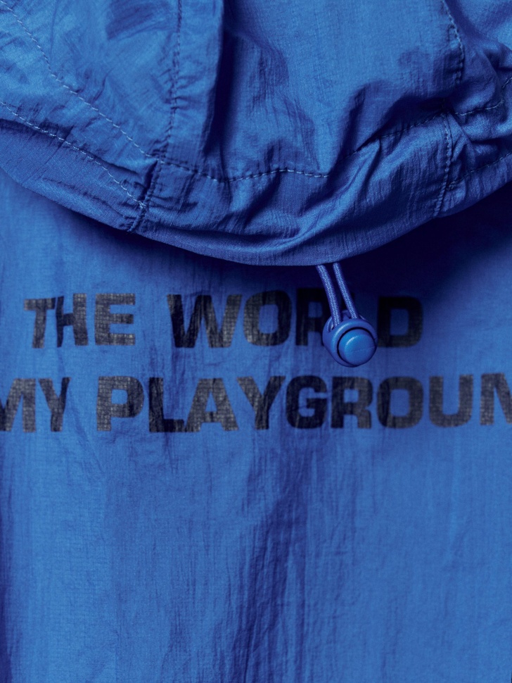 ветровка из нейлона с сумкой-мешком для мальчиков из россии вид сбоку