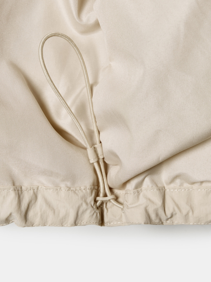 влагонепроницаемая ветровка из жатой ткани универсального стиля с лицевой стороны