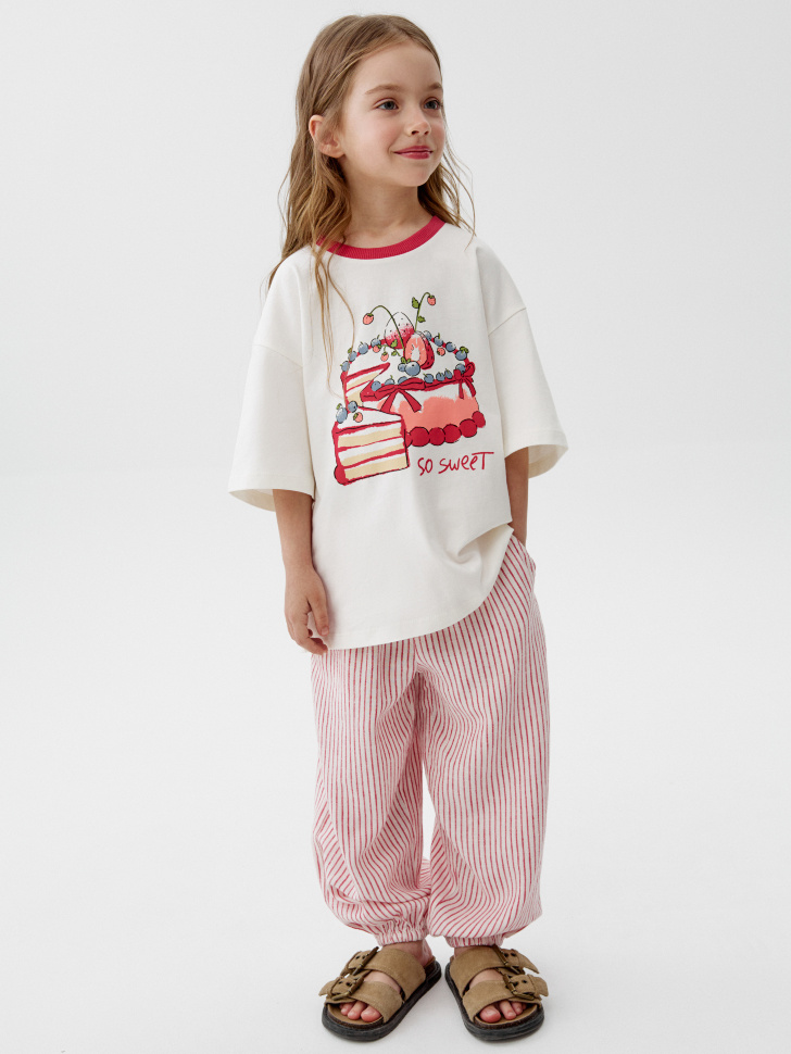 футболка с принтом для девочек от бренда sela вид слева