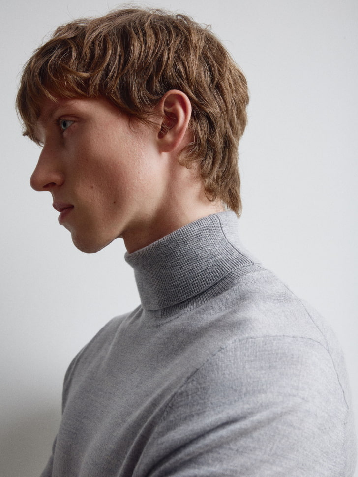 водолазка из мериносовой шерсти премиум качества по цене 1999 руб вид справа