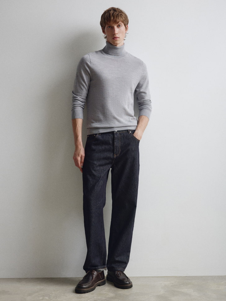 водолазка из мериносовой шерсти премиум качества из россии вид сбоку