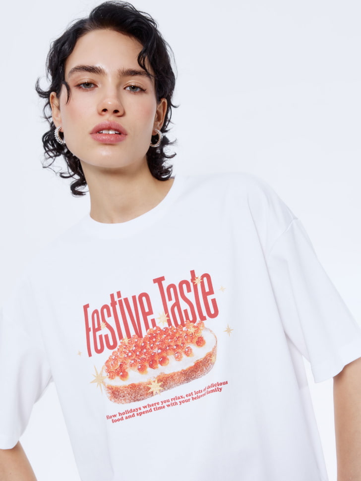 футболка оверсайз с принтом и патчем 4610517173881 по низкой цене