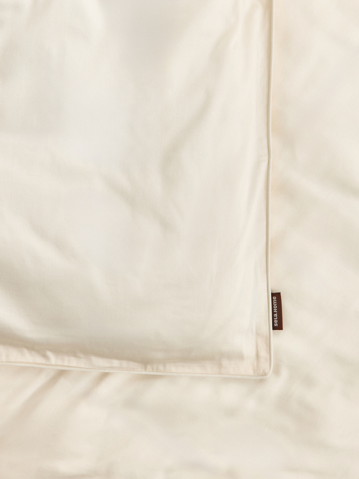 комплект постельного белья из сатина без простыни 1,5 спальный 140х200 см от бренда sela вид слева