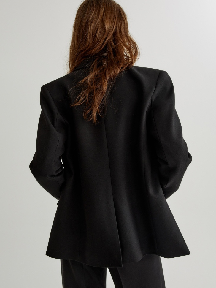 классический однобортный жакет по цене 6599 руб вид справа